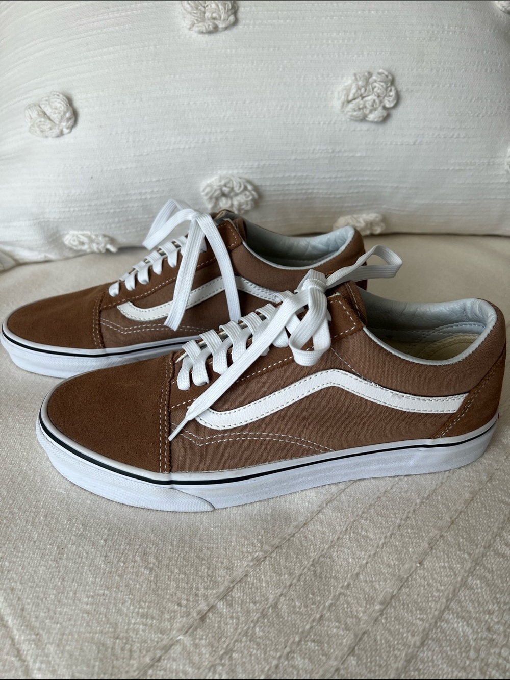 Vans Unisex Old Skool Brown Suede Low-Top Sneakers with White Side Stripe - Picture 3 of 11